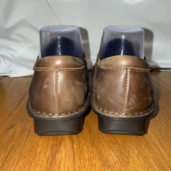 Alegria Clogs Women 8 Maroon Gold Hook N Loop Comfort Logo EUR 38 - Picture 4 of 7